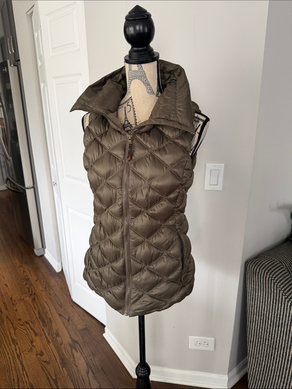 Sperry Women’s Army Green High Collar Puffer Vest Size Small Quilted